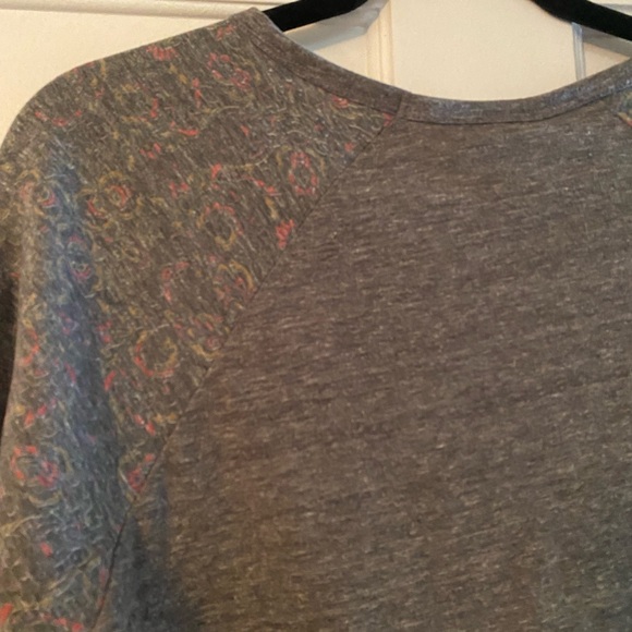 LuLaRoe Randy Raglan Sleeve Top - Picture 8 of 8